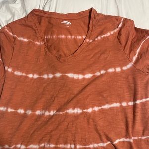 Old navy v neck tie dye shirt